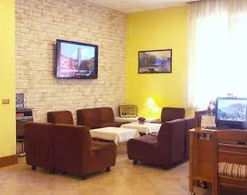 Hotel Clara 2*